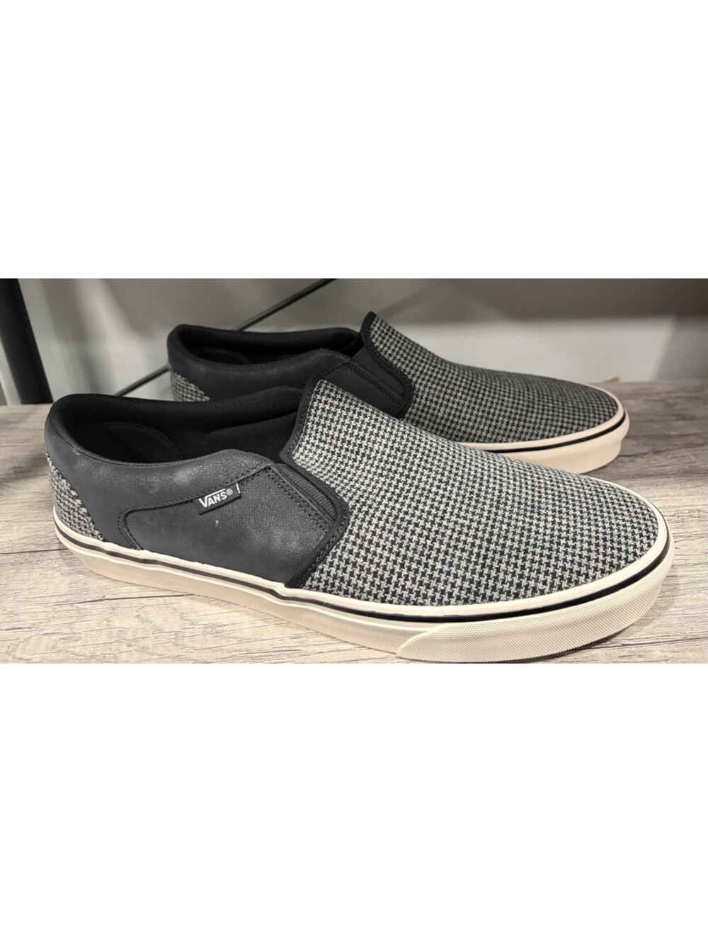 Vans Asher Men’s Slip On Sneaker Size 13 Gray Black White